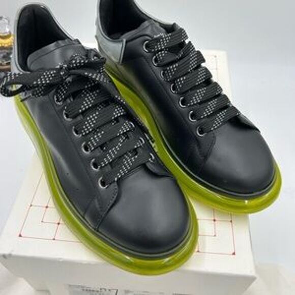 Men's Alexander, McQueen oversized leather sneakers with neon green sole size 43 - Picture 3 of 10
